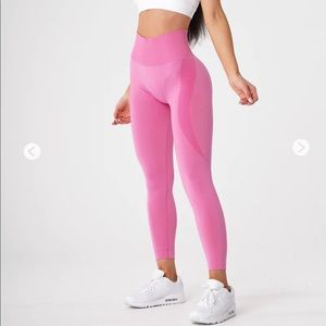 *SOLD* NVGTN Bubble Gum Pink Contour Seamless Leggings